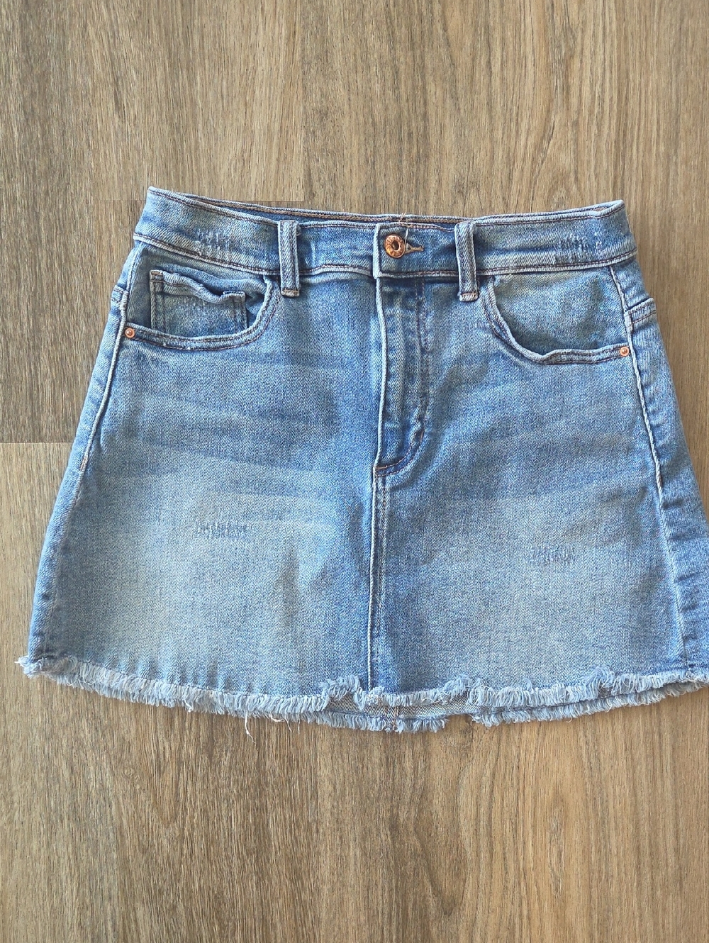 Sneak Peek Light Blue Denim Frayed-Hem Mini Skirt Size Medium